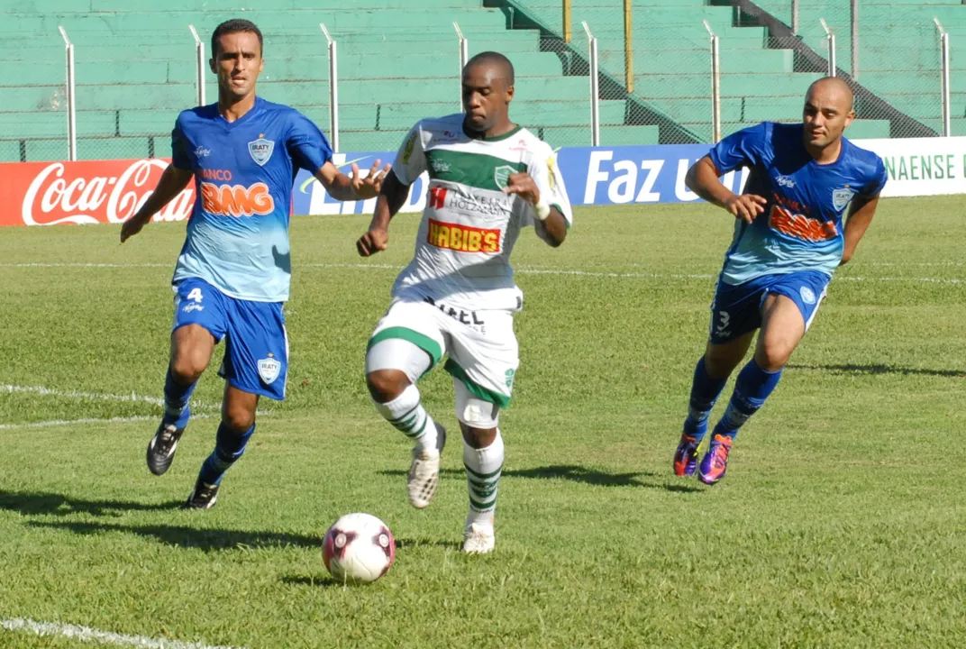 Onze jogadores renovam contrato com o Arapongas