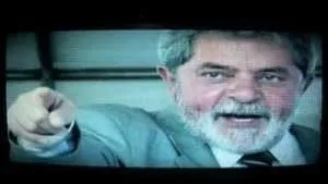 Imagens de Lula foram utilizadas no comercial que exaltava sua origem pobre, se referindo a ele como "presidente brasileiro Da Silva"