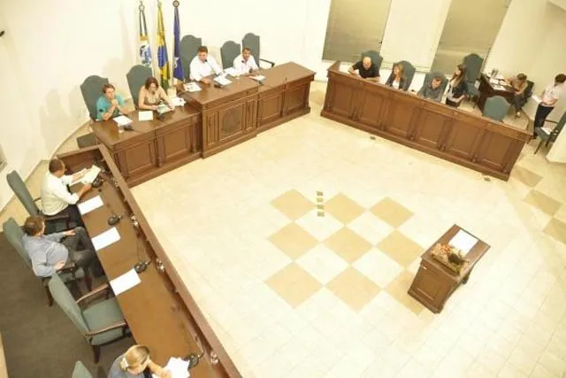 a Justiça Eleitoral indicou que o total de cadeiras na Câmara Municipal passe de 11 para 15