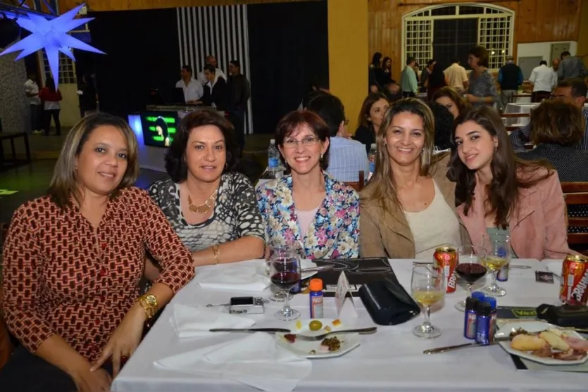   Zelita Gomes, Helena Gomes, Clarice Masariole, Shirlei Souza e Amanda Moreira  