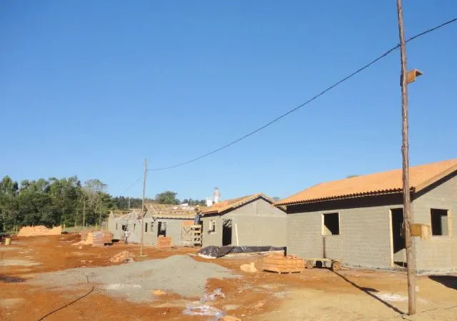 Construção de casas populares mantém ritmo em Aricanduva