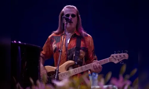 Baixista de Elton John encontrado morto