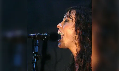 Alanis Morissette chega a Curitiba