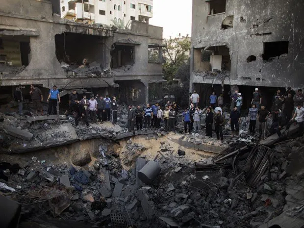 Dez civis palestinos morrem em bombardeio israelense, dizem autoridades