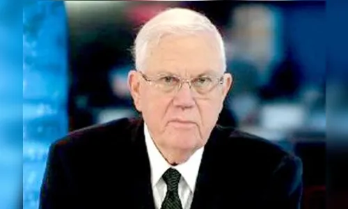 Joelmir Beting sofre AVE e é internado em UTI