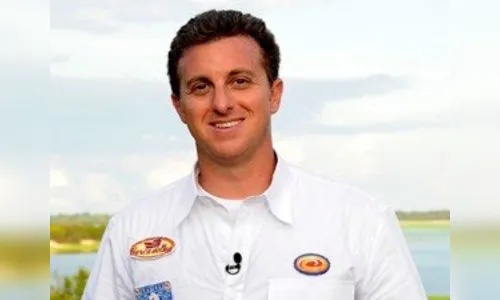 Luciano Huck tem habilitação apreendida em blitz