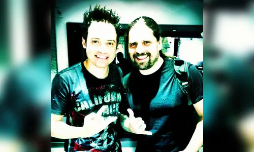Guitarrista do Sepultura grava com Fernando e Sorocaba