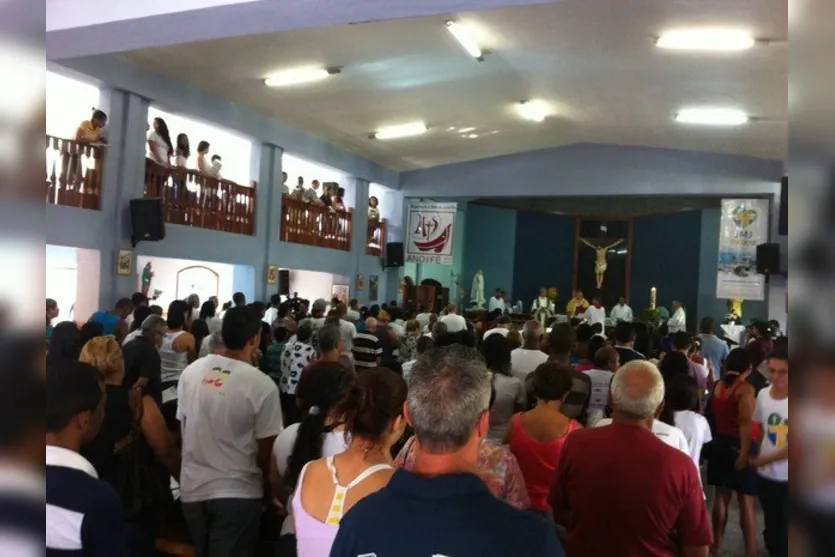   Missa em Realengo homenageia jovens assassinados em escola no Rio 
