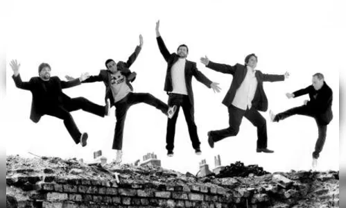 Beatlemaníacos cantam “Uma noite em Liverpool”