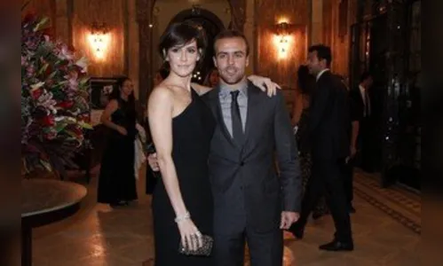 Deborah Secco e Roger Flores estão separados