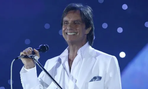 Roberto Carlos tenta impedir venda de livro