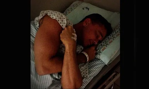 Netinho apresenta melhora, mas ainda respira por aparelhos