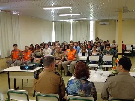 Bombeiros lançam Programa Brigada Escolar em Apucarana 