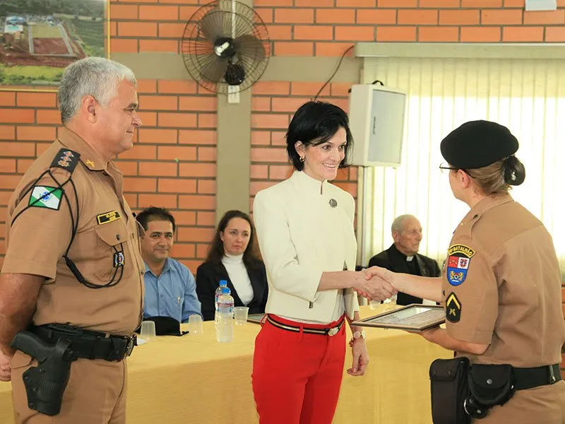 Um das homenageadas foi a primeira dama do município, Adriana Preto