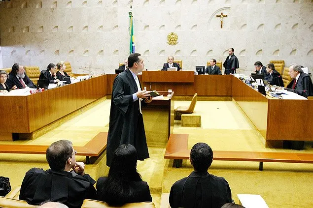 Advogado Luís Roberto Barroso defende no plenário do Supremo o italiano Cesare Battisti no processo sobre extradição (Lula Marques – 9.set.2009/Folhapress/imagem ilustrativa) 