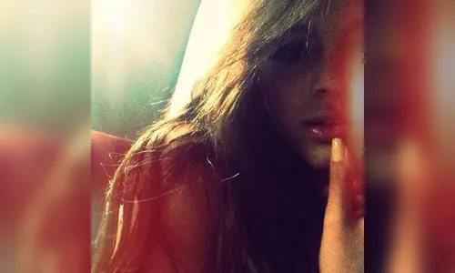 Bruna Marquezine posta foto interessante em rede social 