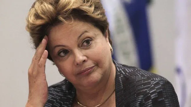 Dilma descarta mudança na sua equipe econômica (Agências)