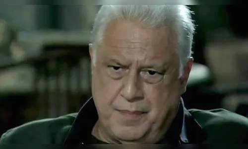 Autor desiste de 'matar' César em 