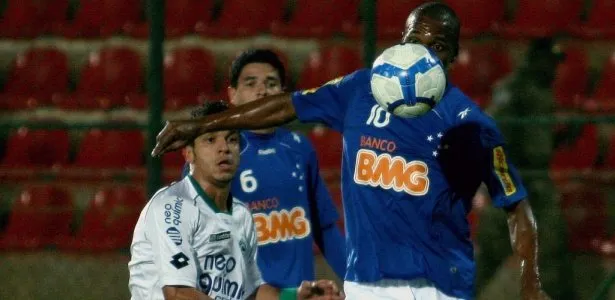 Fonte da imagem: esporte.uol.com.br - No duelo do melhor ataque contra a melhor defesa do Campeonato Brasileiro, o paredão do Corinthians mostrou-se eficiente