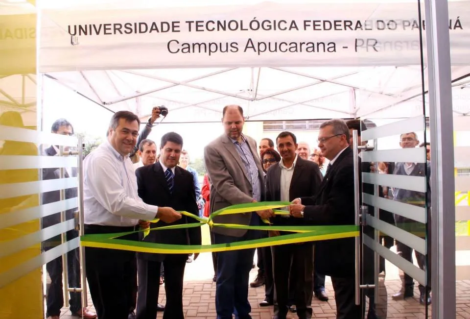 UTFPR inaugura restaurante universitário e bloco com novas salas
