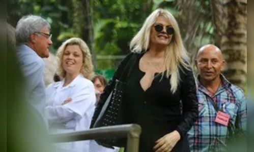 Monique Evans comemora nova fase e fala sobre Barbara