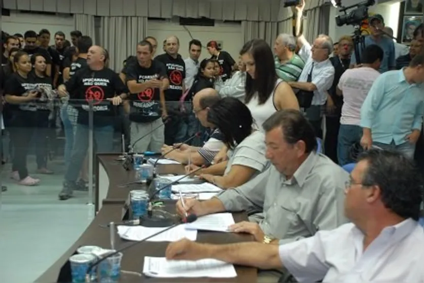  Câmara de Apucarana aprova 19 vereadores em 2017 - (Foto: Sérgio Rodrigo, da Tribuna do Norte) 