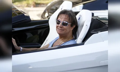 Autor de obra de Roberto Carlos promete edição ampliada