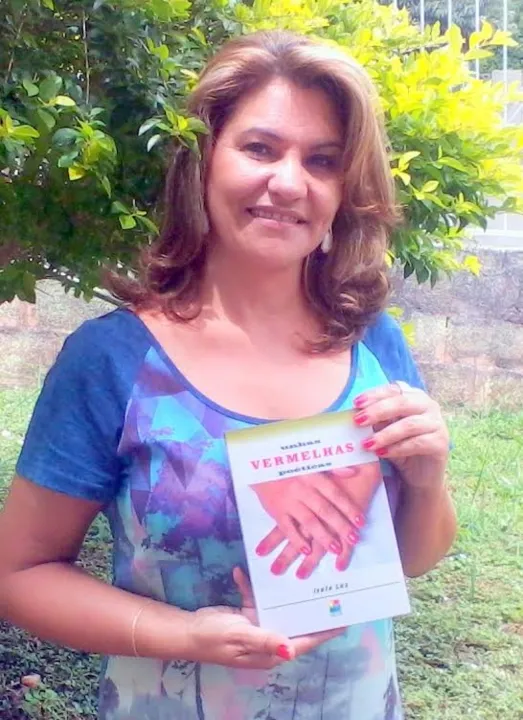 Escritora apucaranense Ivete Luz vai lançar seu livro “Unhas Vermelhas Poéticas” (Divulgação)