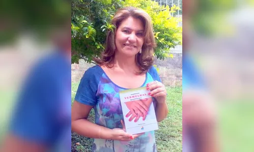 Apucaranense lança livro “Unhas Vermelhas Poéticas”