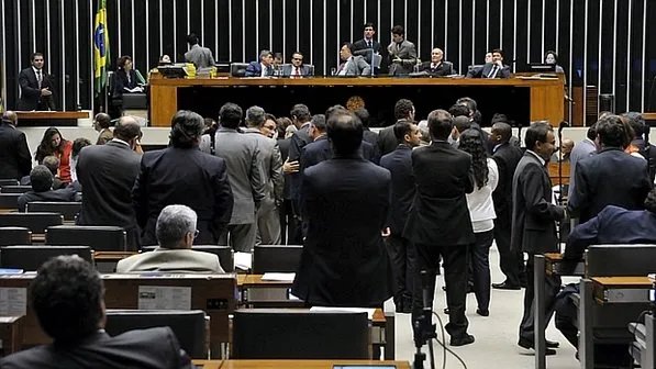 Parlamentares reclamam da possibilidade de o governo promover um amplo contingenciamento no Orçamento da União (Foto: Agência Câmara)