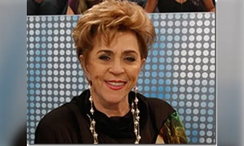 Jurada de Raul Gil permanece internada com câncer