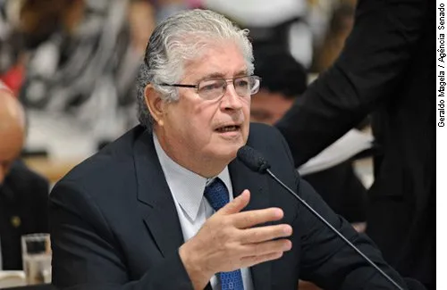 Requião denuncia processo de privatização do Banco do Brasil 