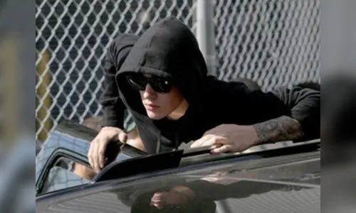 Carro de Bieber chegou a 218,8 km/h antes da prisão