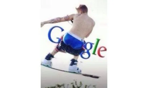 Justin Bieber posta foto polêmica e pede força a fãs