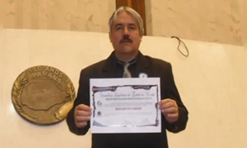 Psicanalista Celso Scheffer recebe Troféu Anita Garibaldi