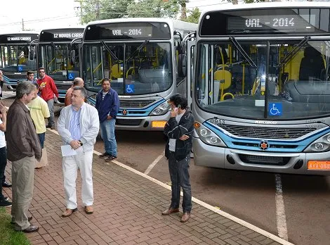Novos ônibus do transporte municipal são apresentados