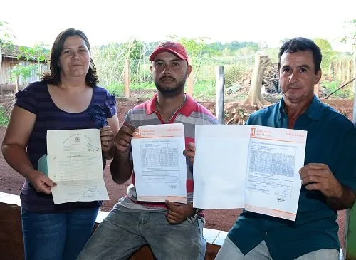 Rosângela, Junior e João Possidônio, de Novo Itacolomi: DNA confirmou que jovem não é filho do casal