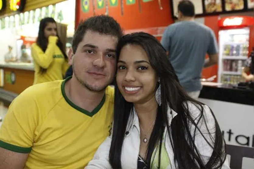  Diego Simões e Larissa Conceição 