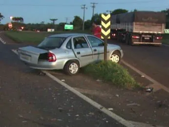  Um pessoa morreu e outras quatro ficaram feridas. (Foto: Reprodução/RPCTV)