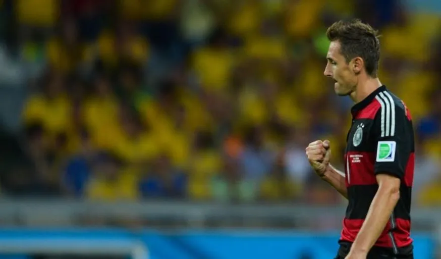 Recordista, Klose evita dar adeus à seleção alemã