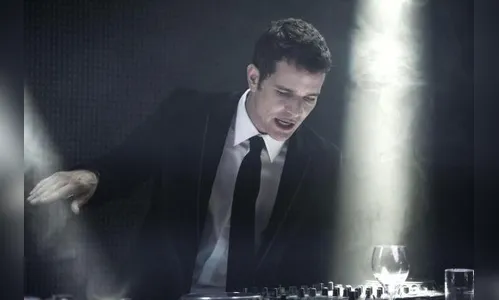 Novela 'O Rebu' estreia chamando atenção