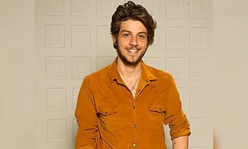 Chay Suede diz que foi 