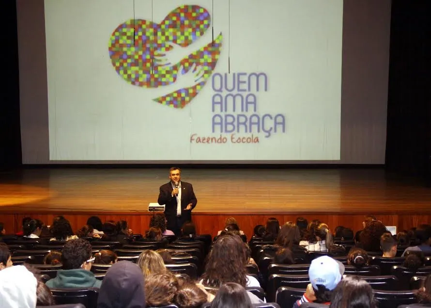 Apucarana é o terceiro município do Paraná a aderir a campanha, que tem foco nas escolas