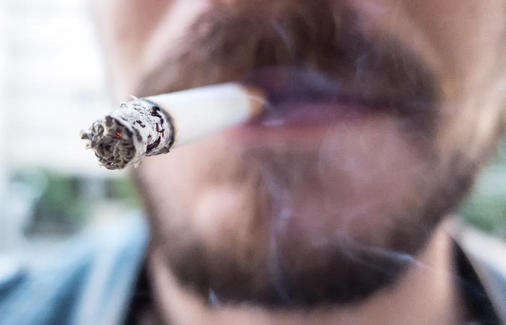 Cigarro é mais viciante que cocaína, aponta relatório