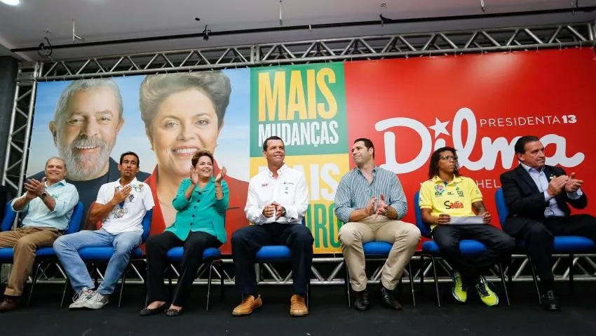  A presidente Dilma Roussef, candidata à reeleição pelo PT, participou de encontro com atletas na tarde desta terça-feira