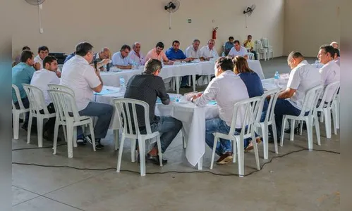 Prefeitos adotam tom conciliador em reunião sobre os rumos da Amuvi