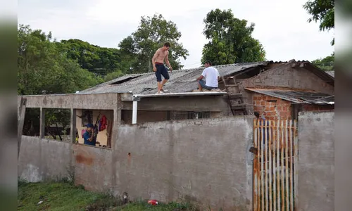 Temporal destelha moradias em Jardim Alegre