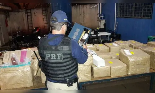 PRF apreende bebidas contrabandeadas em ônibus 