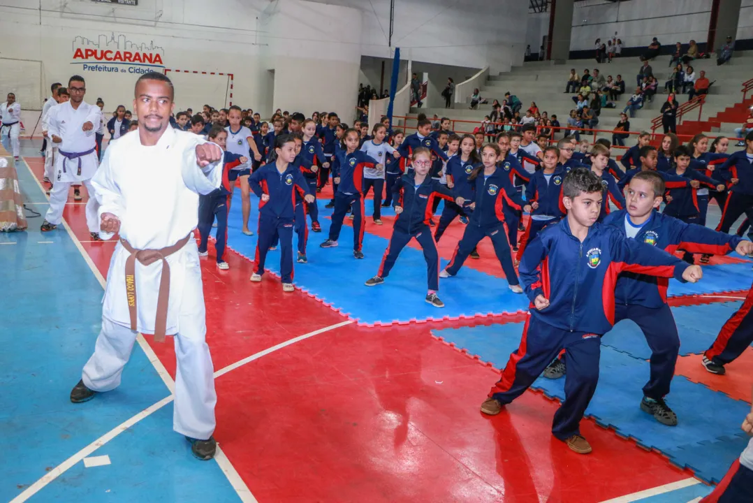 Copa de Artes Marciais envolve 900 alunos da rede municipal de Apucarana