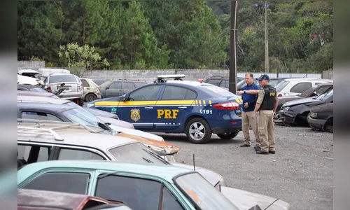 PRF leiloa mais de 1,4 mil veículos